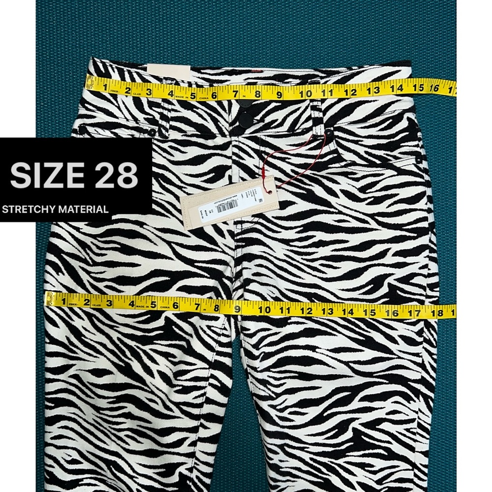 Alice + Olivia Stacey Zebra Striped Low Rise Bell Bottom Jean - Picture 11 of 17